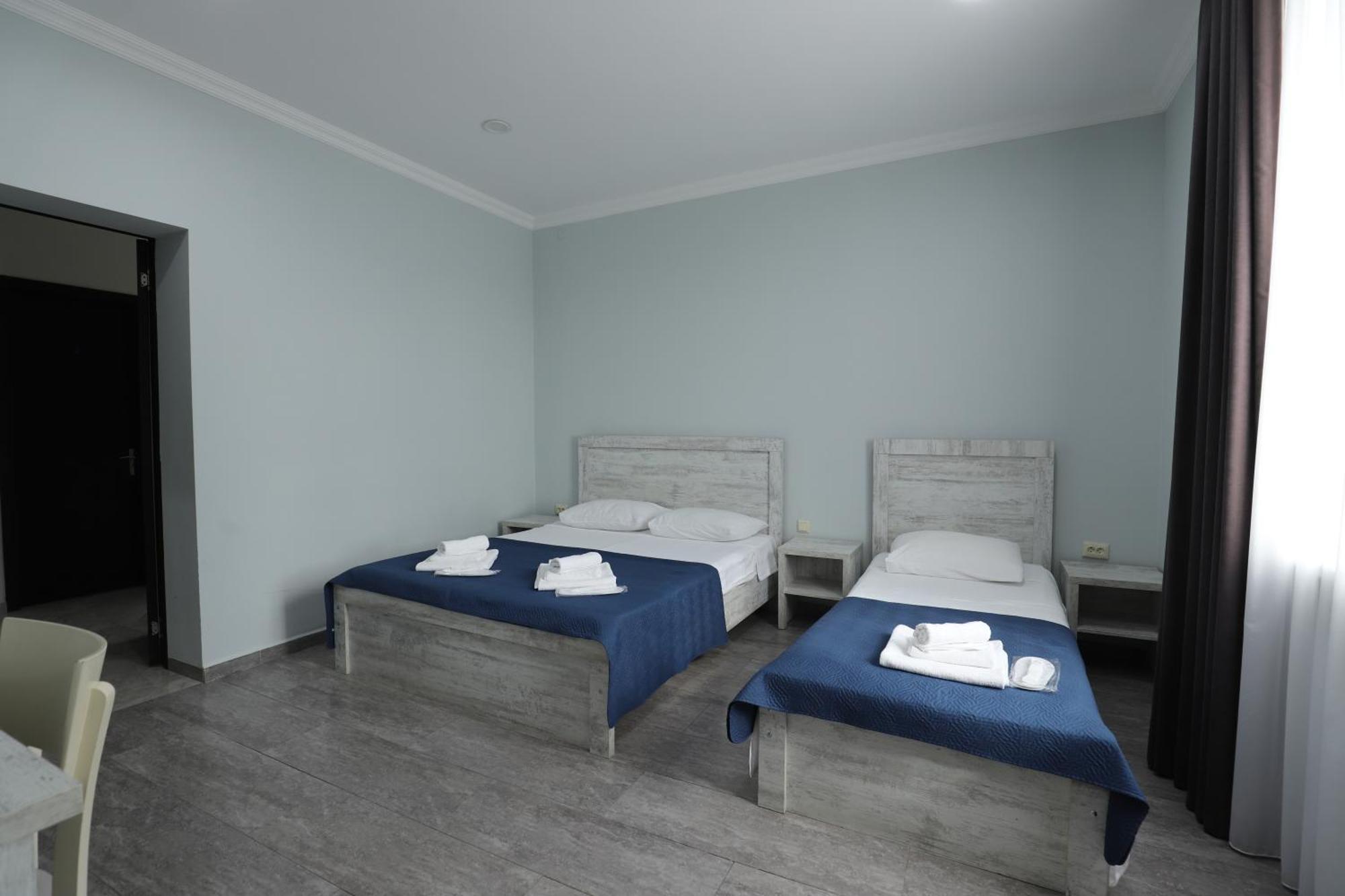 Hotel City Kutaiszi Kültér fotó