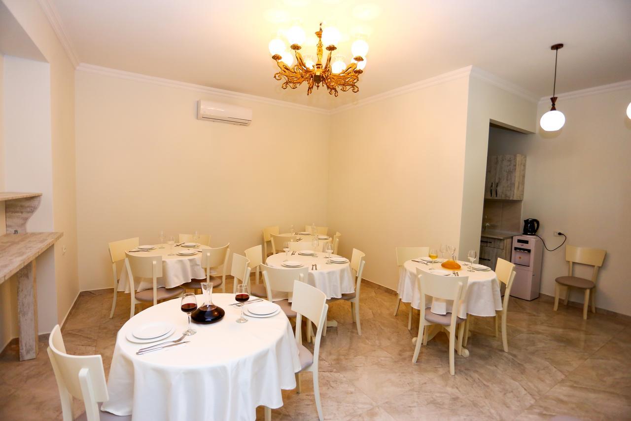 Hotel City Kutaiszi Kültér fotó